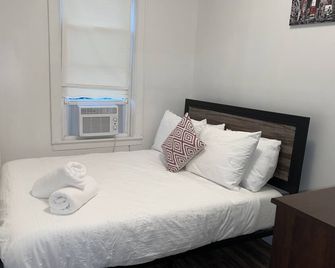 Private 3 Bedroom in the heart of Brooklyn - Brooklyn - Bedroom