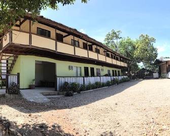 King's Lodging House and Restaurant - Busuanga - Building