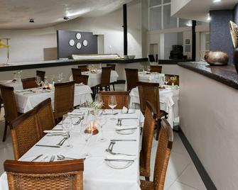 Protea Hotel by Marriott Oudtshoorn Riempie Estate - Oudtshoorn - Restaurante