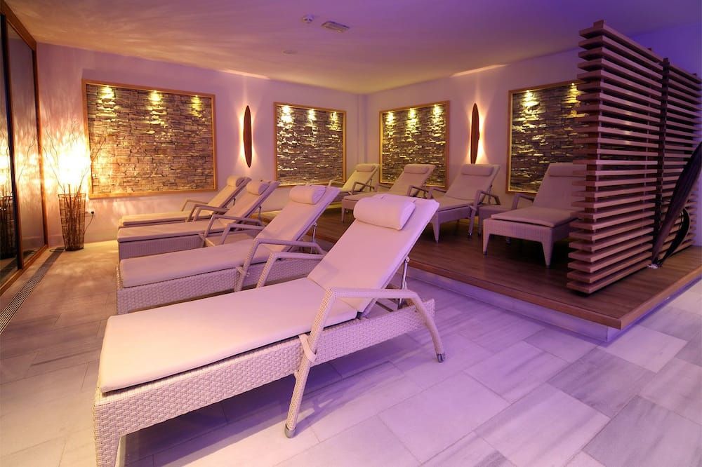 Boutique Hotel Nives - Luxury & Design in the Dolomites - Selva di Val Gardena - Spa