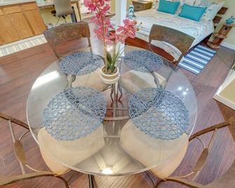 Santa Barbara Large Cozy Studio With Private Patio + Ac + Tesla Charger - Santa Bárbara - Comedor
