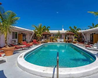 Green Seas Motel - Hollywood - Zwembad