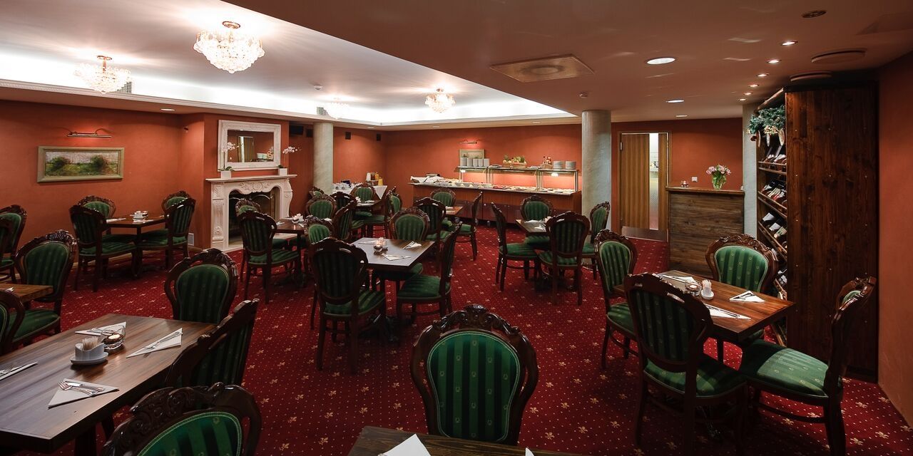 Hotel Bern by TallinnHotels - Tallin - Restauracja