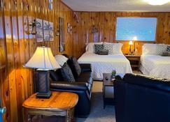 Mountain View Lodge - Red River - Bedroom