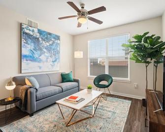 Kasa Dallas Apartments Near SMU - Dallas