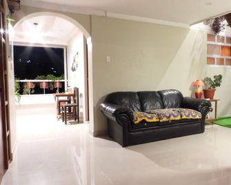Kuelap Guest House - Chachapoyas - Living room