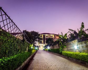 Marie's Royale Hotel - Kampala - Näkymät ulkona