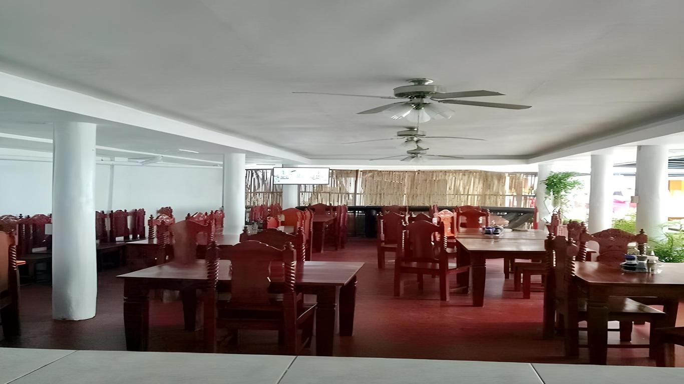 Palm Grove Saud Holiday Complex Hotel