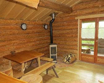 La cabane de Hans - Saint-Martial-de-Gimel - Comedor