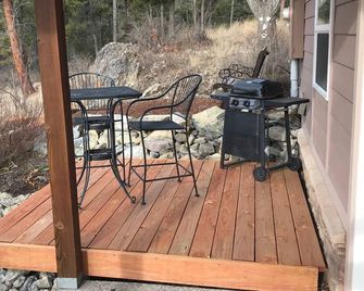 New Montana Modern Cottage overlooking Flathead Lake - Somers - Balcony