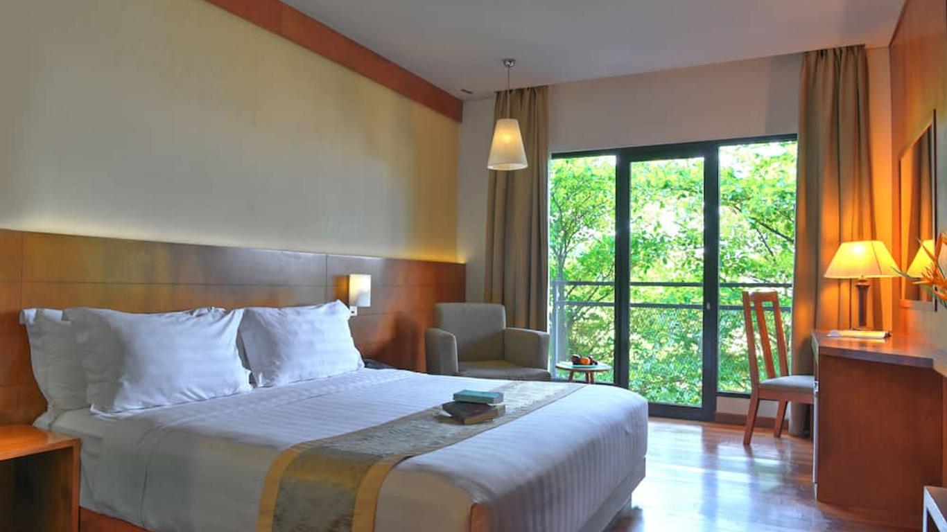 Oak Tree Emerald Hotel & Conventions Semarang