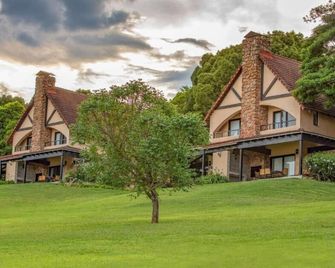 Pine Lake Resort - White River - Building