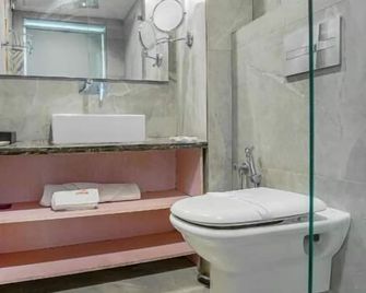 The Stories Hotel - Ludhiana - Badkamer