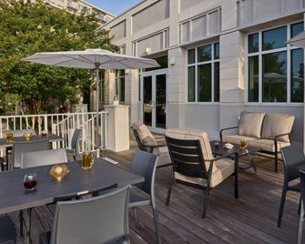 Holiday Inn Express & Suites Charleston Dwtn - Westedge By IHG - Charleston - Balcony