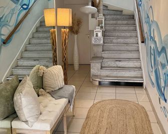 Hôtel Eden - La Baigneuse - Antibes - Aufgang