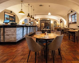 Hotel Chvalska Tvrz - Prague - Restaurant