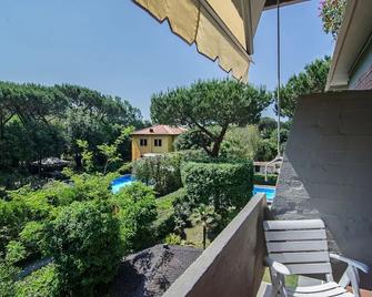 Hotel Hermitage - Massa - Balcón