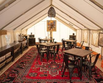 Dreamcatcher Tipi Hotel - Gardiner - Restaurant