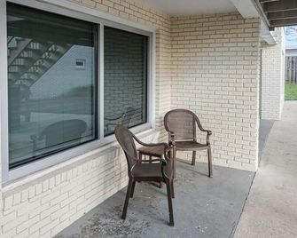 Beaches and Waves Two Bdrm Resort View 1st Floor - Pawleys Island - Varanda