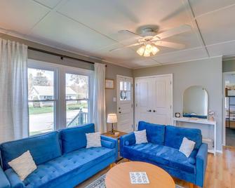 Sturgeon Bay Home about 6 Mi to Potawatomi State Park - Sturgeon Bay - Sala de estar