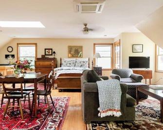 Carriage House Hideaway In Center of Chestertown - Chestertown - Camera da letto