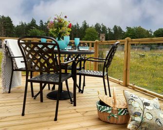 Hollicarrs - Hares Leap - Riccall - Balcony