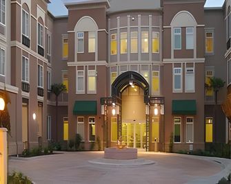 Holiday Inn Express Windsor Sonoma Wine Country By IHG - Windsor - Edificio