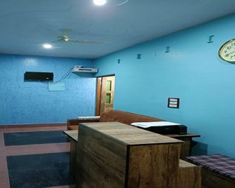 OYO Hotel Green - Palwal - Front desk