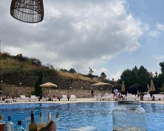 Faraya Village Club - Kfardebian - Piscina