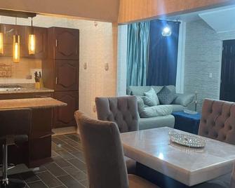 Lovely and warming 3 bed - Morelia - Salle à manger