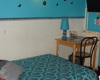 Hôtel de La Marmotte - Niort - Habitación