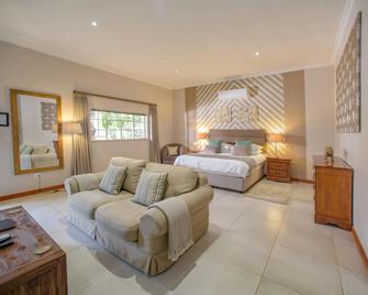 Monkey Thorn Guest Lodge - White River - Bedroom