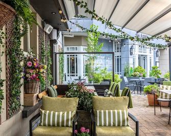 The Ashe Hotel - Tralee - Patio