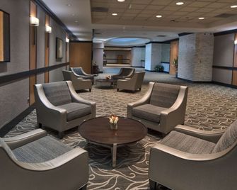 Somerset Inn - Troy - Area lounge