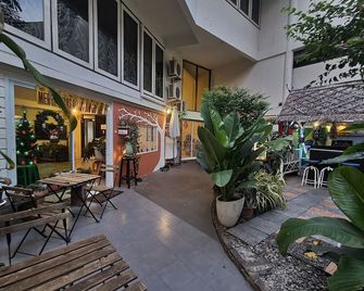 Home16 Sukhumvit16 - Bangkok - Patio