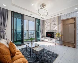 لاكشري أبارتمنت إن فين هومز - هوتشي مين سيتي - غرفة معيشة