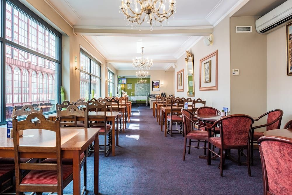 إيه اد ا نب وربين سنترال - انتورب - مطعم