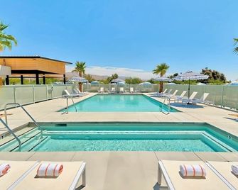 Acres Landing - Desert Hot Springs - Басейн