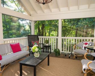 1937 Cabin near Lake Glenville, NC - 50 Acre Estate w\/ private Hike & Views!\n\n\n - Cullowhee - Balcony