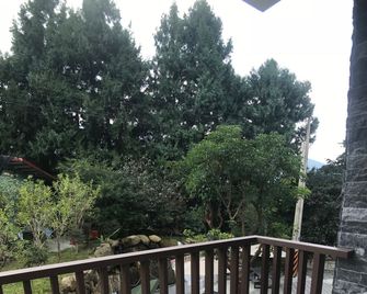 Xitou Bi Xue Shan Lin Homestay - Lugu Township - Balcony