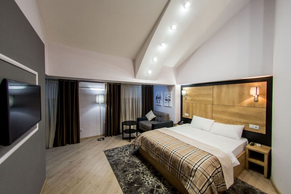 مون أمي فيلا - تشيسيناو - غرفة نوم