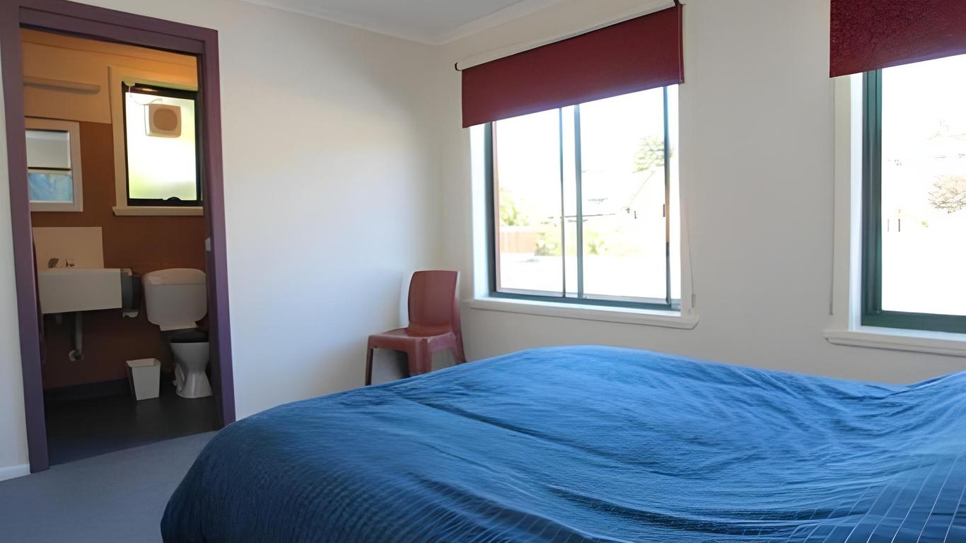 لونسيستون باكباكرز - هوستل