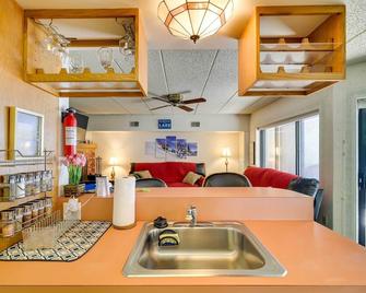 1 Mi to Big Boulder Lakefront Unit with Pool Access - Lake Harmony - Cuisine