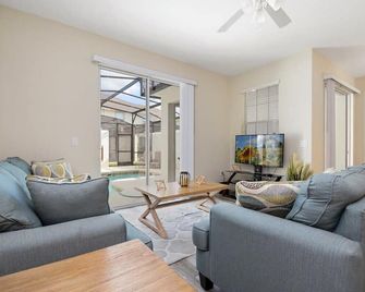 Four Bedrooms Home with Pool 3079 - Kissimmee - Living room