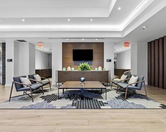 DoubleTree by Hilton New York JFK Airport - Queens - Lounge