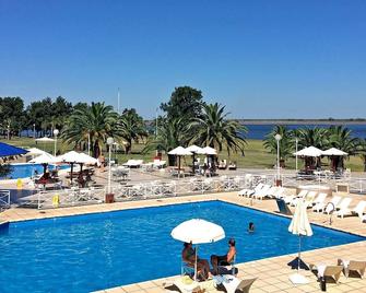 Marina Del Faro Resort - Termas de Río Hondo - Piscina