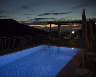 Villa Mons & Mare - Perdika - Piscina