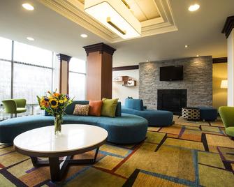 Fairfield Inn & Suites by Marriott Toronto Airport - Mississauga - Sala d'estar