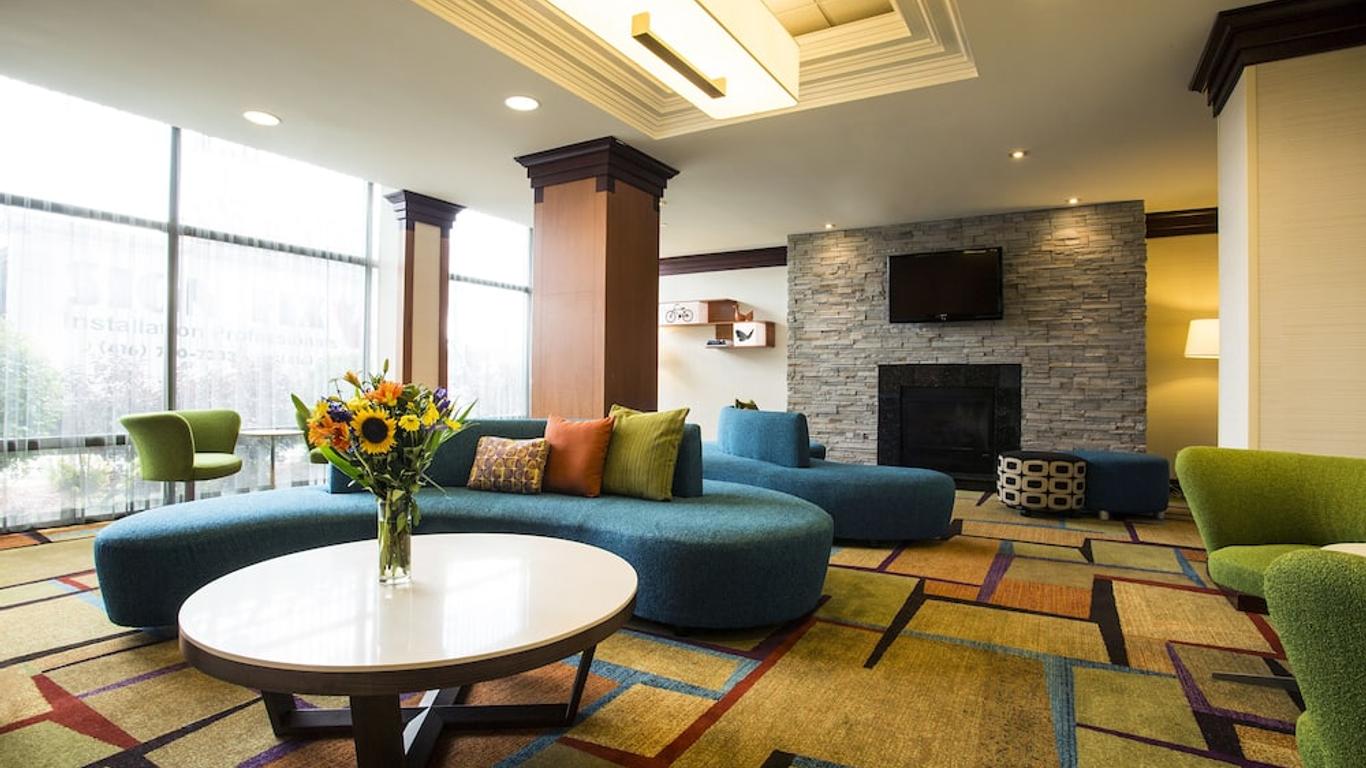 Fairfield Inn & Suites by Marriott Toronto Airport