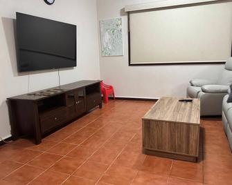 4 Bed 2 Bath House with Pool Town Beach Broome - Broome